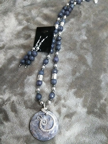 Gray Crazy Lace Pendant Necklace Set