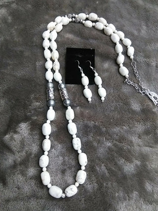 Long Howlite Necklace Set